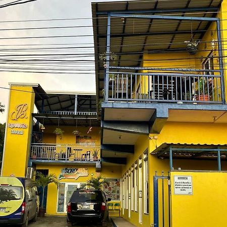 B Aparts Hotel Coxen Hole エクステリア 写真