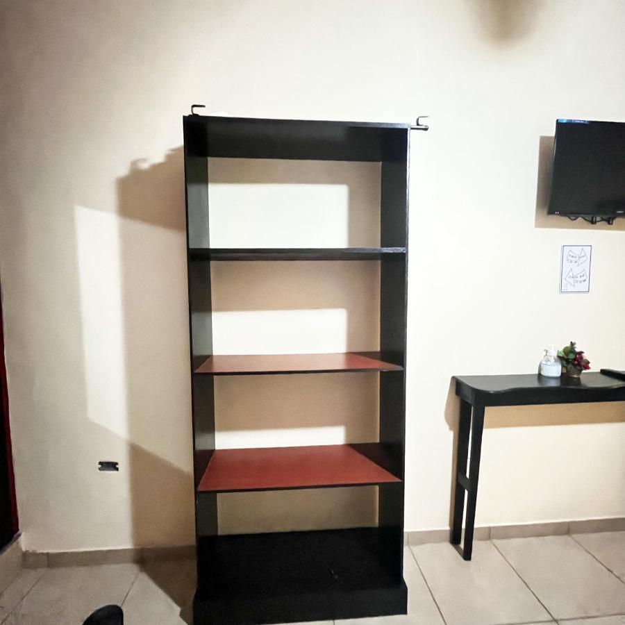 B Aparts Hotel Coxen Hole エクステリア 写真