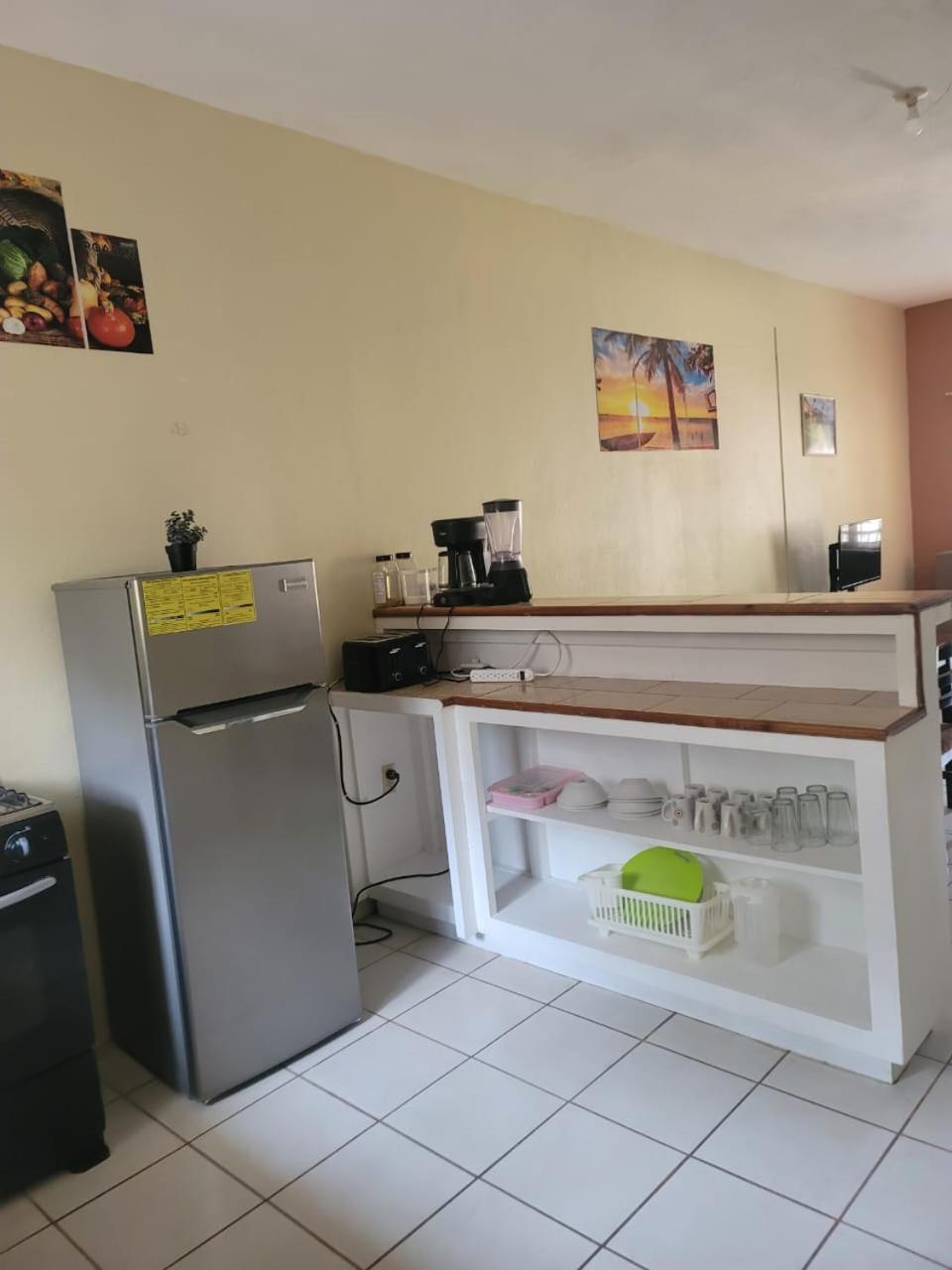 B Aparts Hotel Coxen Hole エクステリア 写真