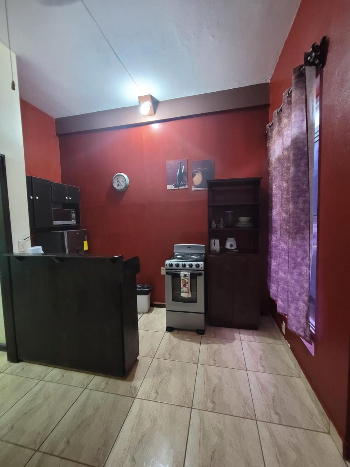 B Aparts Hotel Coxen Hole エクステリア 写真