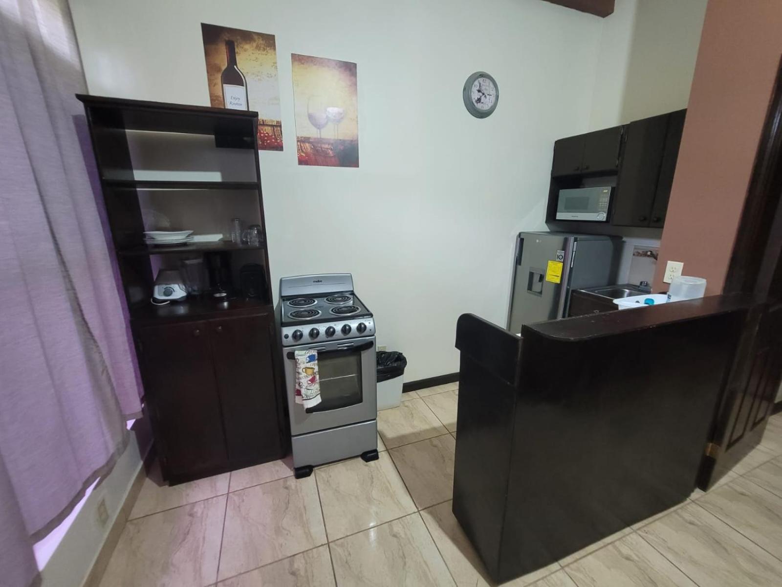 B Aparts Hotel Coxen Hole エクステリア 写真